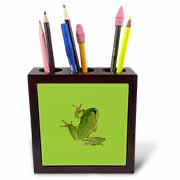 Cute Climbing Green Tree Frog Vector Art Tile Pen Holder