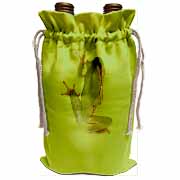 Cute Climbing Green Tree Frog Vector Art Wine Bag